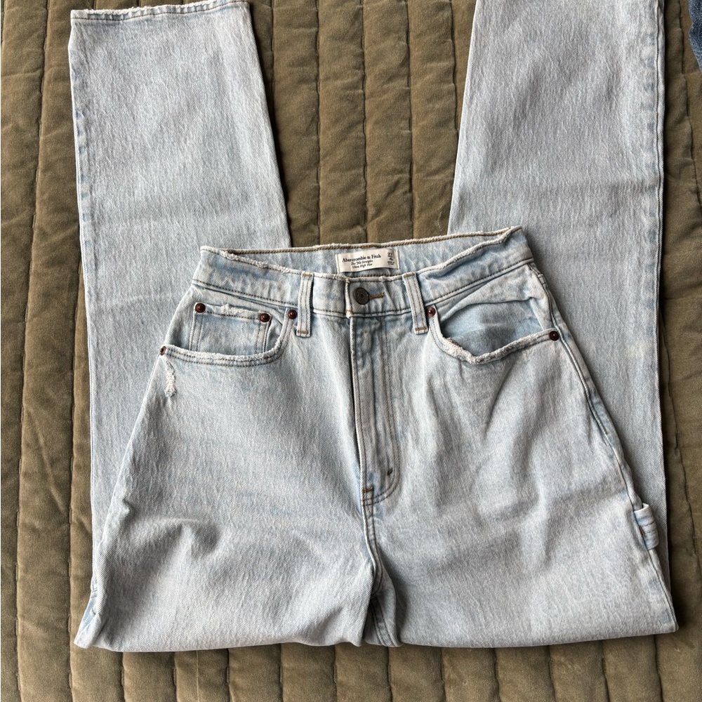 Abercrombie & Fitch Light Wash High-Rise Women’s Jeans